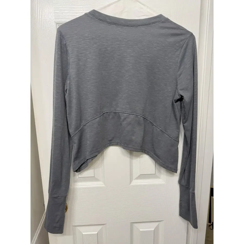 Women’s Long Sleeve Cropped Sharkbite Hem Tee In Dk. Gray -Size M - Picture 2 of 9